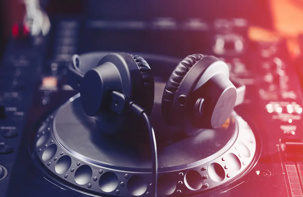 Are Noise Cancelling Headphones Good For DJing