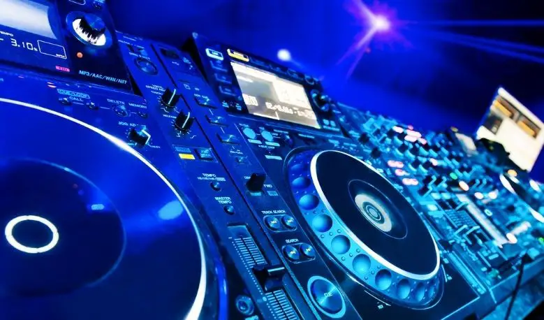 DJ Equipment for mixing House Music